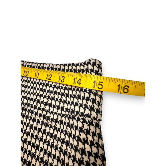 SOHO Black & Ivory Houndstooth Pencil Pull On Skirt Size Medium - Picture 3 of 7